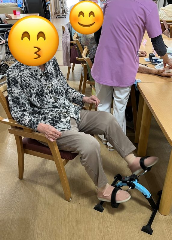 椅子に座って少し運動