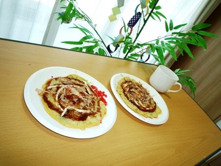 おやつレクでミニお好み焼きを作りました！